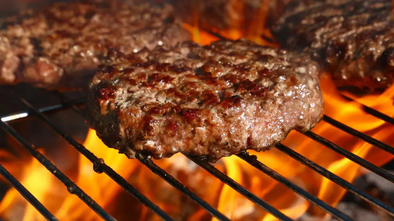 Jak zrobić idealnego burgera wołowego? Prosty przewodnik