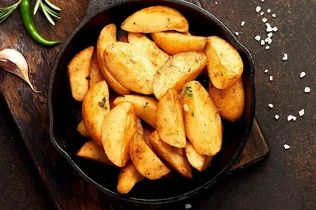 Kaloryczność frytek: Smażone vs. Pieczone vs. Air Fryer