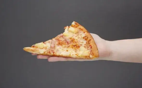 Zdjęcie Ile kalorii ma pizza? Sprawdź kaloryczność i poznaj triki
